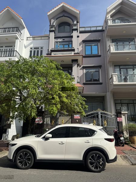 Cho thuê toà văn phòng mặt tiền đường Nguyễn Thị Thập khu dân cư Him Lam Kênh Tẻ giá 300tr/th