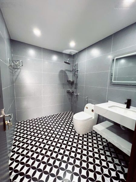 Cho thuê căn hộ 100m2, 3 ngủ, 2 VS, giá thoả thuận
