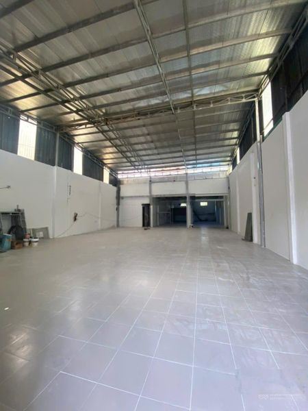 Cho thuê kho, xưởng DT 220m2, mặt đường Nguyễn Lương Bằng, Kiến An, Hải Phòng.