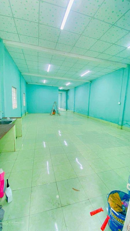 Cho thuê kho 260 m2 mặt tiền Quốc Lộ 1A tiện chứa hàng