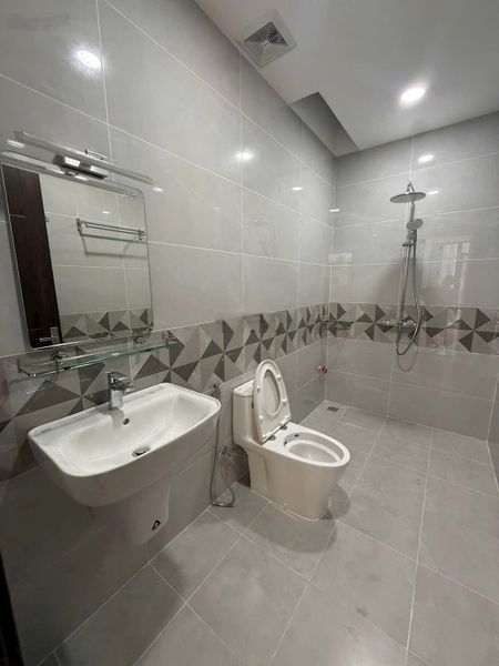 Cho thuê nhà làm văn phòng tại Him Lam Kênh Tẻ giá 60tr/th