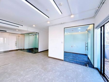 Cho thuê văn phòng Phường Tân Định Quận 1. DT 60m2 đã ngăn sẵn phòng giá chỉ 18tr/ tháng