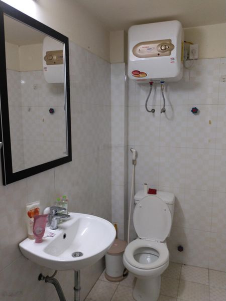 Cho thuê phòng trọ vào ở ngay - gần bx nước ngầm