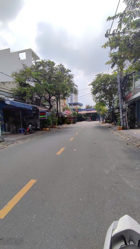 Cho thuê nhà mặt phố D10, Tây Thạnh, Q.Tân Phú, 22 triệu, 100m2 . 1 trệt 2 lầu sân thượng