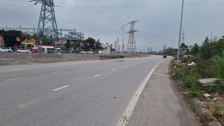 Cho thuê kho, nhà xưởng 300m2, 15 triệu VND tại Quốc lộ 1A, Xã Dĩnh Trì, Bắc Giang đẹp, tiện ích