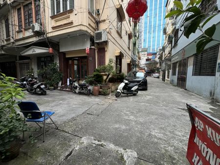 Cho thuê mặt bằng làm kho tại ngõ 9 Minh Khai - giao thông cực kỳ thuận tiện
