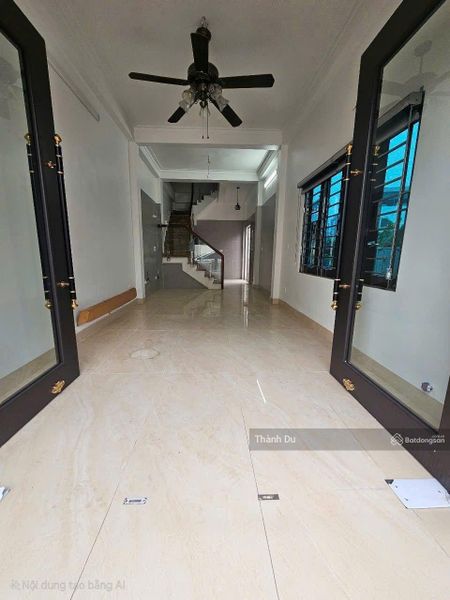 Cho thuê nhà nguyên căn mới, 5 tầng cự khối, long biên 45m2 5t 4 pn giá 12 tr