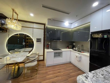 Giá tốt: Cho thuê căn hộ Mipec Rubik Xuân Thủy 2PN, 2WC, full đồ, giá chỉ 19tr/th. LH: 0355965987