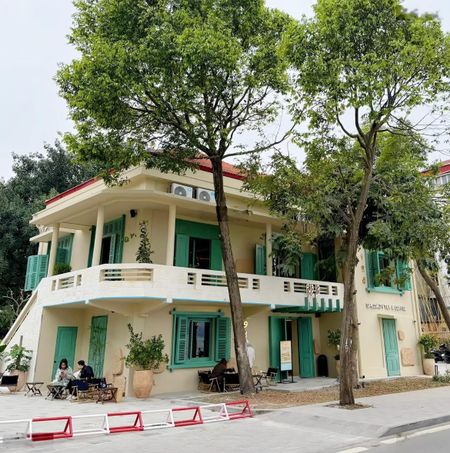Cho thuê nhà mặt phố tại Đường Nguyễn Đình Thi với diện tích: 400m2, mặt tiền: 12m, Siêu Hot!