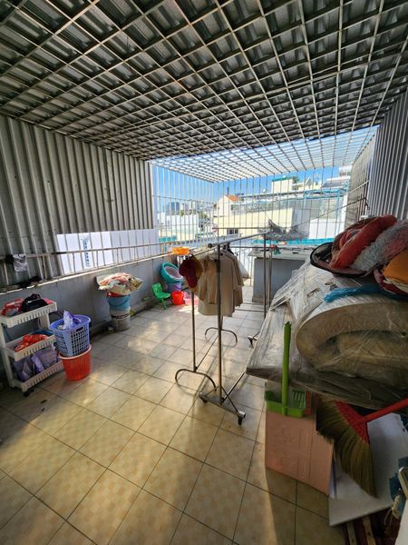 Cho thuê nhà nguyên căn tại Đường Xóm Chiếu, Hồ Chí Minh với diện tích 87m2, 4 phòng ngủ, 5 toilet