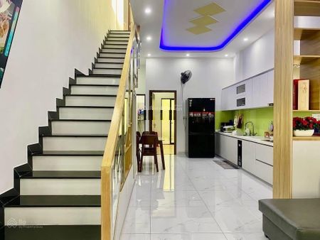 Cho thuê nhà đường 5m Trần Văn Dư 30tr/ tháng. Có sân để xe, phòng khách, bếp, 3 phòng ngủ
