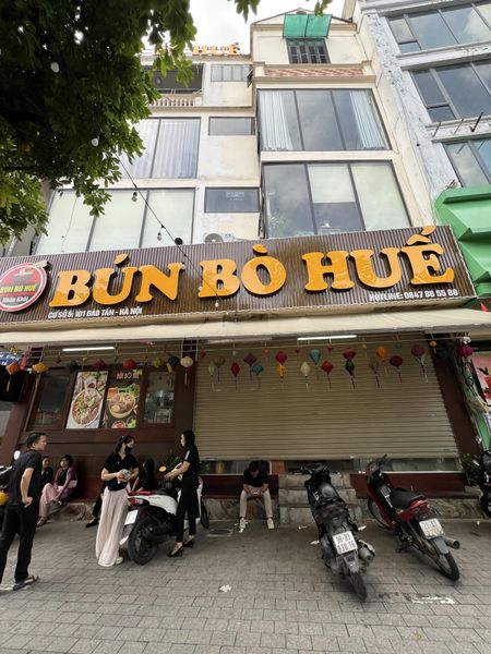 Cho thuê nhà mặt phố Đào Tấn 60mx4T mặt tiền 10,5m giá 85tr kinh doanh mọi mô hình, vị trí đẹp