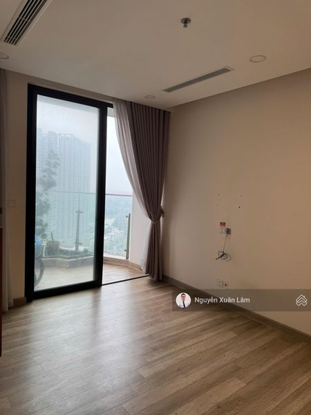 Cần cho thuê 77m2 ban công rộng 10m2 view siêu đẹp nhìn đảo giá rẻ 7.5 triệu Solforet. Ecopark