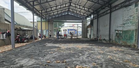 Cho thuê nhà nguyên căn (12m x 31m), mặt tiền đường Đỗ Văn Dậy, Hóc Môn; vị trí kinh doanh tốt