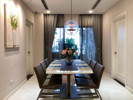Cho thuê căn hộ 2PN toà C tầng trung dự án Golden Palace. 88m2. Giá 18tr/tháng. Liên hệ 0985222358