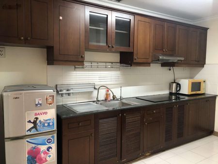 Cần cho thuê gấp căn hộ Phúc Thịnh Quận 5, Dt : 76 m2, 2PN, Giá : 10.5 tr/th