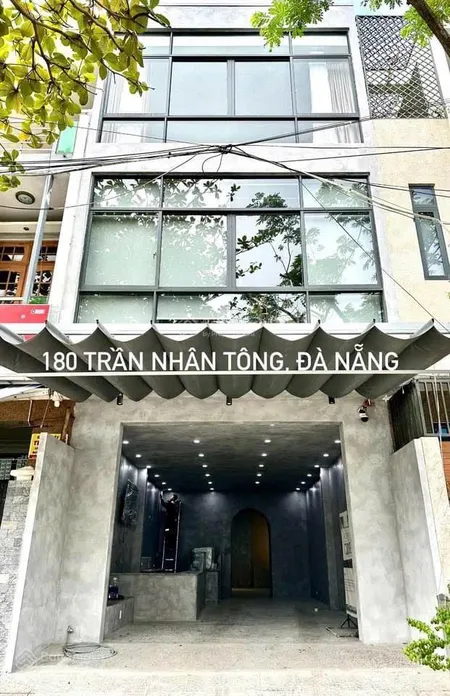 Cho thuê nhà 180 trần nhân tông, 102m2 3 tầng, 3pn, 3wc, sơn trà, 22 triệu
