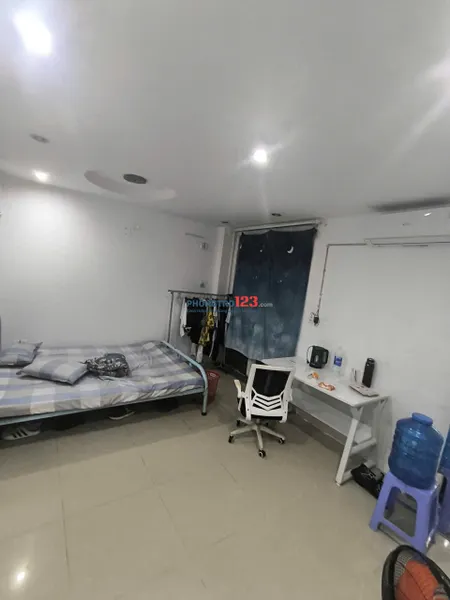 Phòng 20m2 máy lạnh wc trong đường số 7 Linh Trung cho thuê