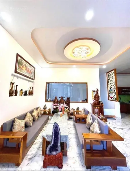 Cho thuê nhà nguyên căn góc 2 mặt tiền vcn phước long