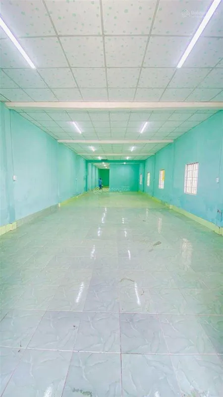 Cho thuê kho 260 m2 mặt tiền quốc lộ 1a tiện chứa hàng