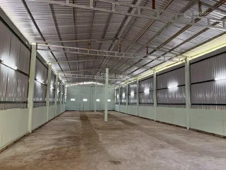 Cho thuê 1.200 m2 kho và nhà có sân nguyễn văn cừ 15 triệu