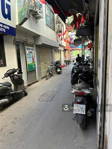 Cho thuê nhà ngõ 898 đường láng, đống đa. 35m2 xây 5 tầng, giá 13tr có tl (10m ra đến đường láng)