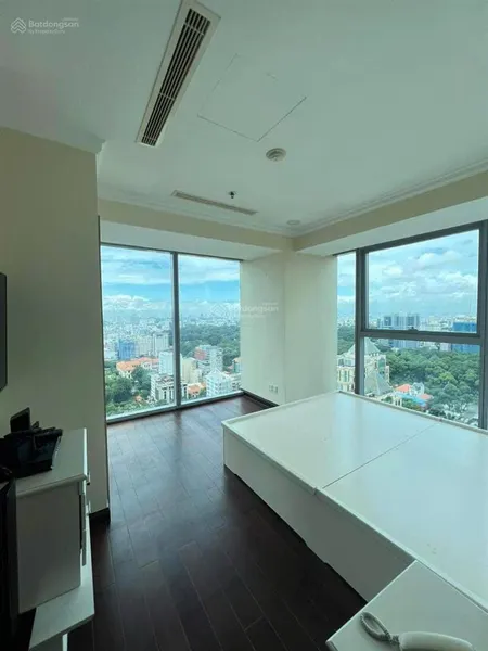 Cho thuê nhanh căn góc 3pn 75tr/th vinhomes đồng khởi quận 1