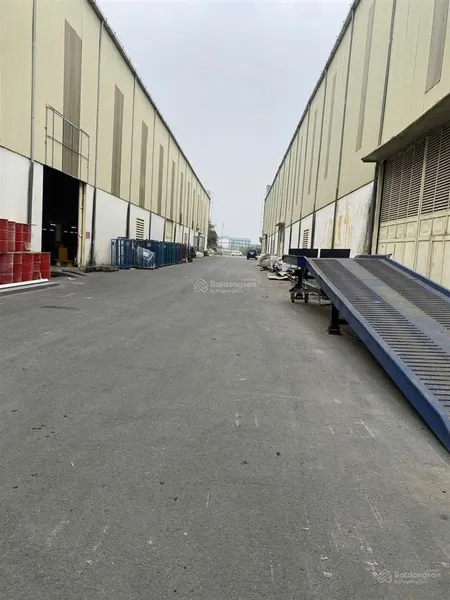 Cho thuê 900 m2 kho xưởng tại quốc lộ 32, cam thượng, ba vì, hà nội. giá 65 nghìn đồng/m2/th