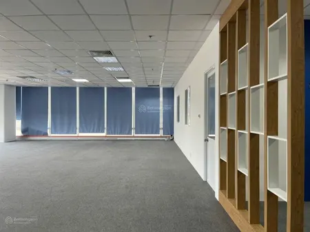 515m2 cho thuê văn phòng giá hời, hỗ trợ làm giấy tờ cho doanh nghiệp mới