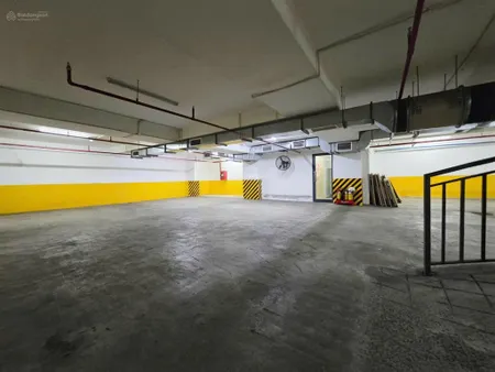 Cho thuê tòa nhà mt phan đình phùng đoạn đẹp. dt 10x22m. 2 hầm 8 tầng nổi. 2 thang máy