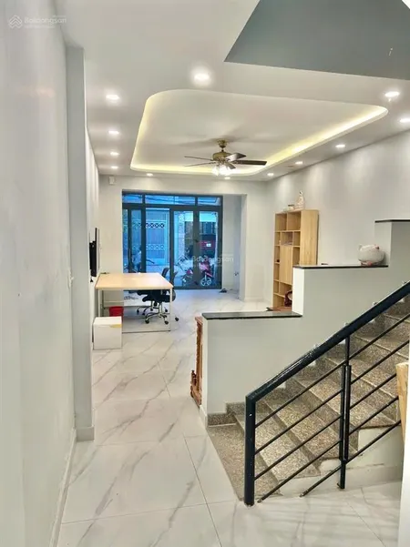 Cho thuê nhà 1 trệt 1 lầu 3pn 4x20m mặt tiền đường 12m kdc nam long phú thuận