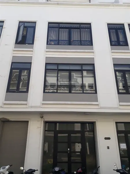 Cho thuê nhà mặt phố vinhomes hàm nghi,95m * 5 tầng,thông sàn,thang máy,giá 70 triệu, 0968 120 ***