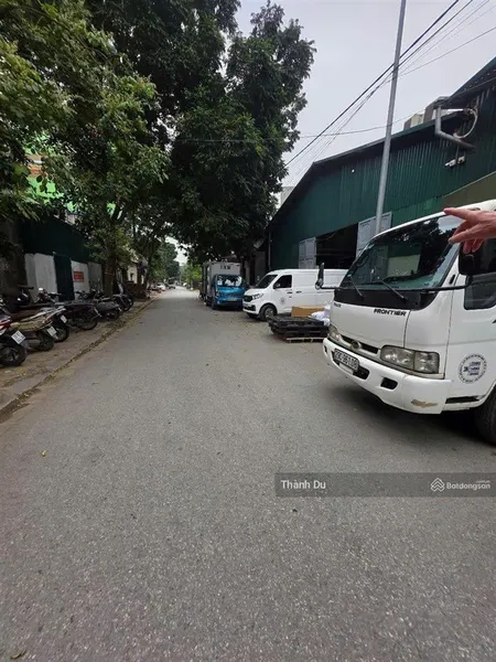 Cho thuê kho xưởng đẹp, ngọc thụy long biên 300m2 cao 8m20 +160m2 gác xép giá 26 triệu
