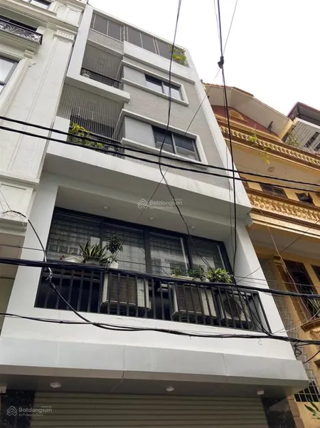 Chính chủ cho thuê nhà mặt phố 35a đỗ quang dt 50m x 5 tầng mt 4m giá 35 triệu