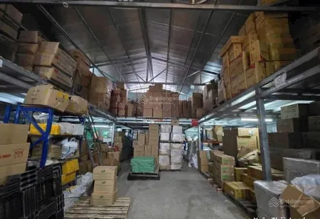 Cho thuê kho xưởng ngọc thuỵ 300m mt 10m 26 triệu xe 5 tấn đỗ cửa