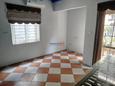 Cho thuê nhà 3 tầng, 25m2, ngõ 1B Hai Bà Trưng, Hà Nội