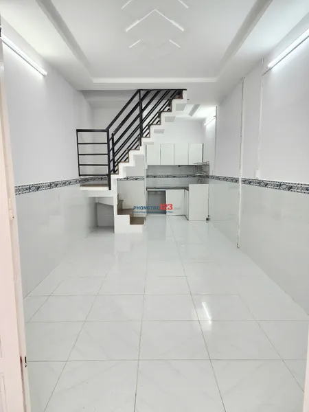 Nhà đẹp có nội thất, gần chợ, trường học, khu dân cư an ninh