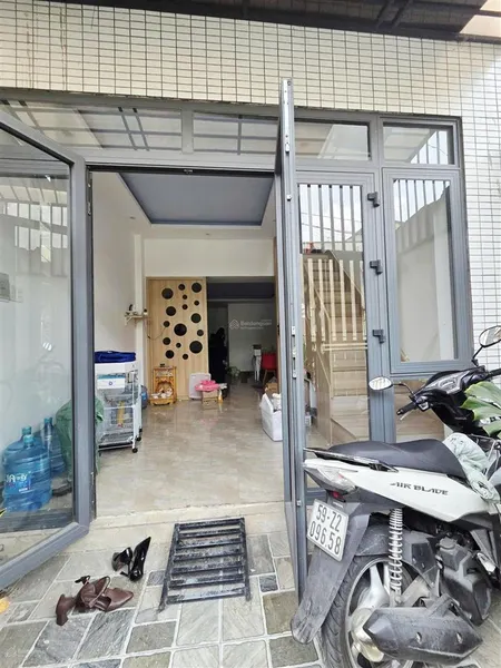 Cho thuê hẻm 1/ kênh nước đengiáp tân phú4x11m 3 tấm nhà đẹp 2pngần lê thúc hoạch,bình long