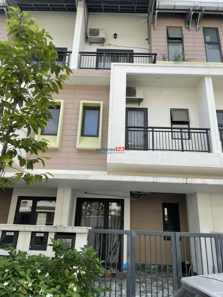 CHO THUÊ NHÀ NGUYÊN CĂN 3 TẦNG - KHU ĐÔ THỊ VSIP, PHÙ CHẨN, TỪ SƠN, BẮC NINH