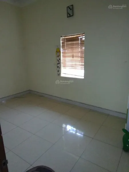 Cho thuê nhà 3 tầng, 1 tum, 4 phòng ngủ, 3 nhà vệ sinh, diện tích 50m2 1 sàn
