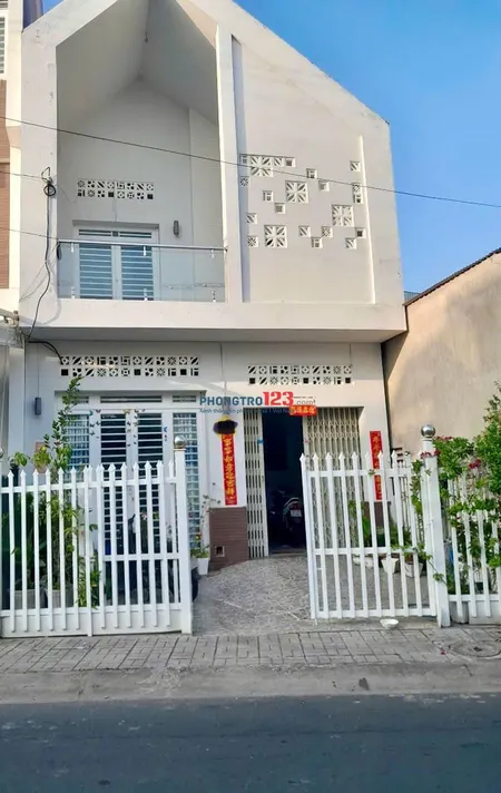 Nhà đẹp mới toanh cho thuê khu trung tâm Long Xuyên, An Giang