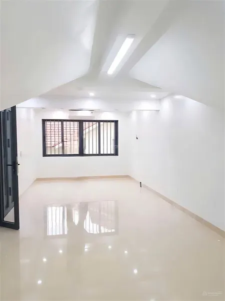Cho thuê nhà cầu diễn gần trường tài nguyên 60mx6t thang máy, oto đỗ cửa 25tr