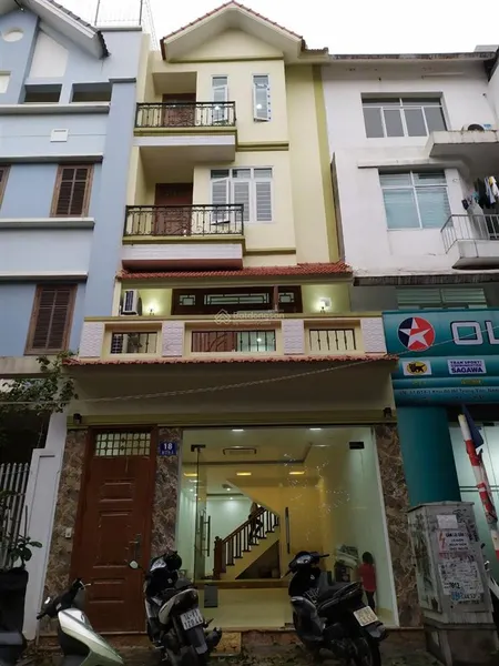 Cho thuê nhà mặt phố đường sa đôi,90m * 4 tầng,mặt tiền 6m giá 25 triệu, 0968 120 ***
