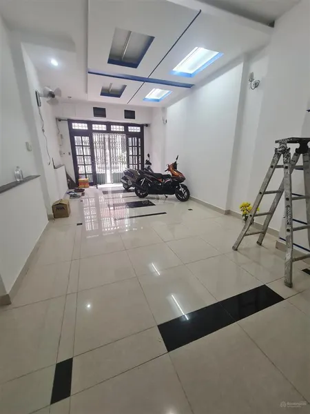 Nhà nguyên căn mặt tiền đường sát bên chợ tân mỹ, dt 4x15m 3 lầu 4pn, 3wc, sân thượng, giá 23tr/th