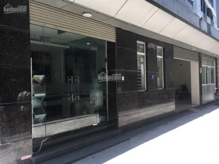 Cho thuê văn phòng ngõ 135 núi trúc, ba đình. 20m2 tầng 3 giá 4.5tr/tháng. có điều hòa, thang máy