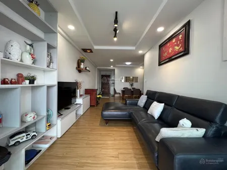 Thuê ngay căn hộ 3pn ban công lớn giá chỉ từ 14 triệu, tầng cao view thành phố, 0902 539 ***