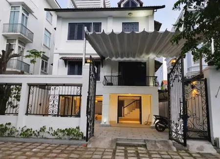 Ngang 14m có sân trước 60m2 đường cách mạng tháng 8, quận 3.