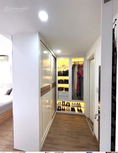 Cho thuê chung cư 3 phòng ngủ full nội thất