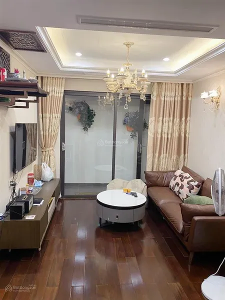 Chính chủ cần cho thuê căn 2n đủ đồ 74m2 tầng trung hướng mát giá 13 triệu/ tháng hc golden city