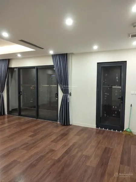 Cho thuê căn hộ 17t7 hoàng đạo thúy, trung hoà nhân chính 120m2, 3 pn full đồ 17 triệu/tháng